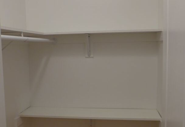 Studio, 1 bath, 475 sqft, $1,295, Unit 201