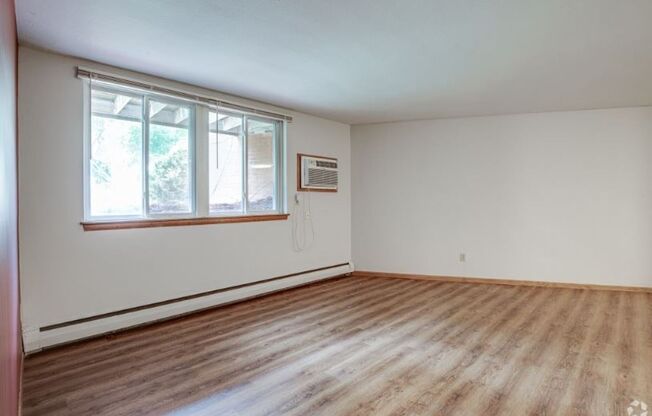 2 beds, 1 bath, 1,000 sqft, $1,299, Unit 3737-204