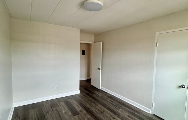 2 beds, 1 bath, $1,620, Unit 303
