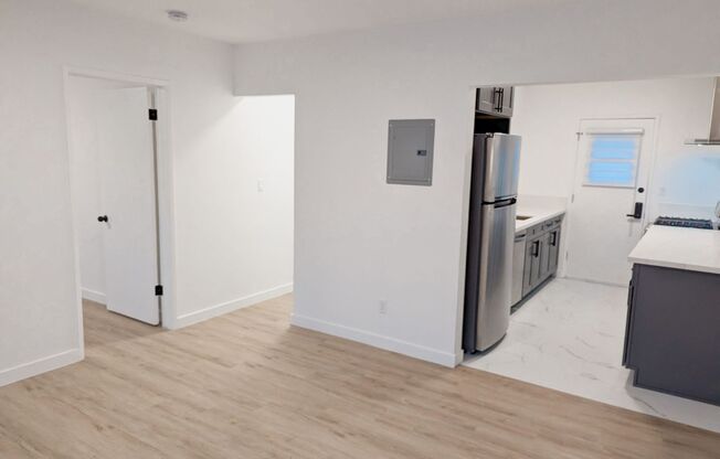 1704 1732 N SIERRA BONITA AVE