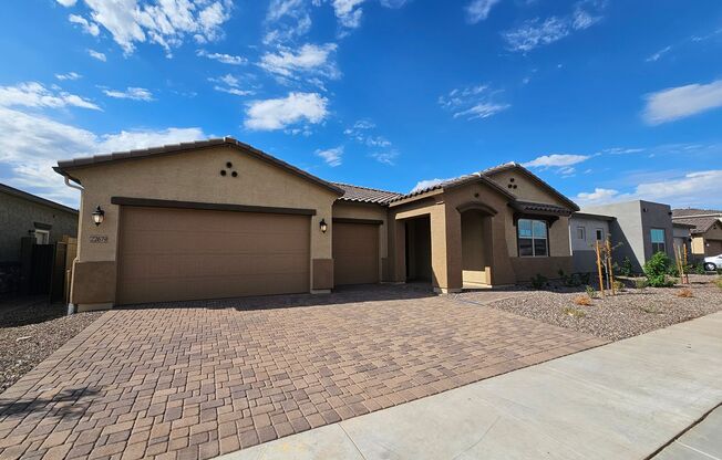 Wonderful new build with family fun amenities