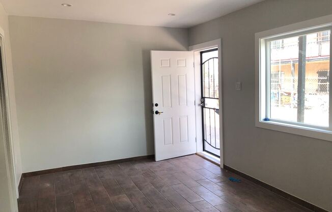 2 beds, 1 bath, $2,700