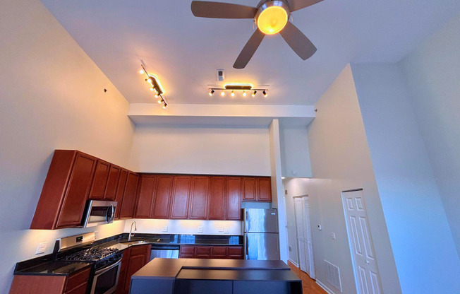1 bed, 1 bath, $1,885, Unit E4