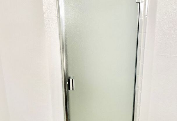 2 beds, 2 baths, 950 sqft, $1,675, Unit 302