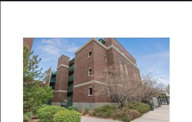 COMING SOON Beautiful 2BR , 2BA 2nd floor loft in East Downtown Area- aprox 1650 sq ft