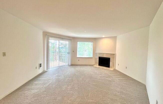 2 beds, 2 baths, 990 sqft, $2,595, Unit A 107