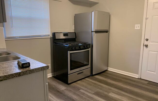 2 beds, 1 bath, $1,000