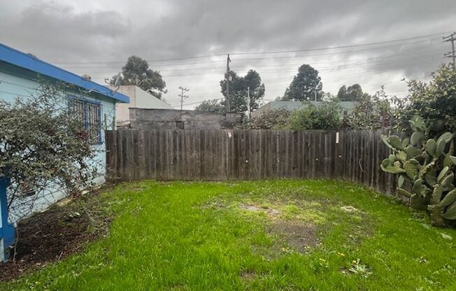 Gaynor Ave, 1317-1321