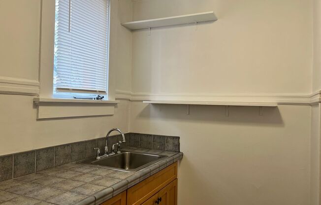 1 bed, 1 bath, 535 sqft, $1,100, Unit 22