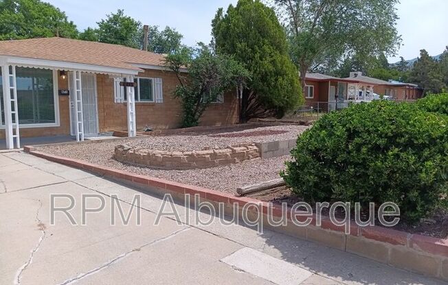 8815 MENAUL NE