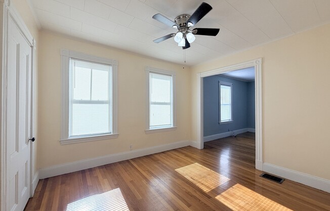 32 HARDING AVE