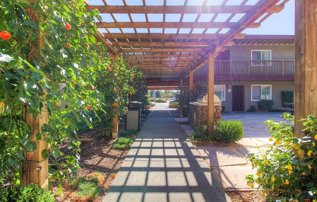 2 beds, 1 bath, 750 sqft, $2,195, Unit 23