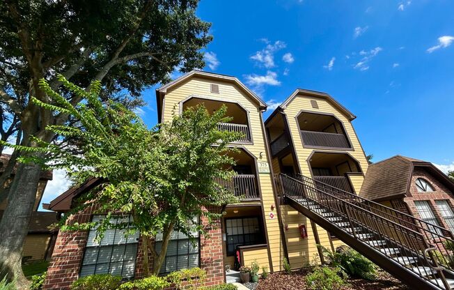 Lovely 2/2 Spacious Condo in the Highly Desired Lakewood Park - Altamonte Springs!