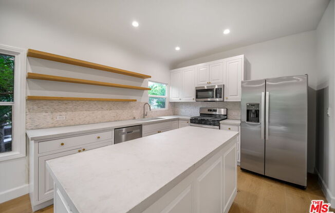 101 N CLARK DR