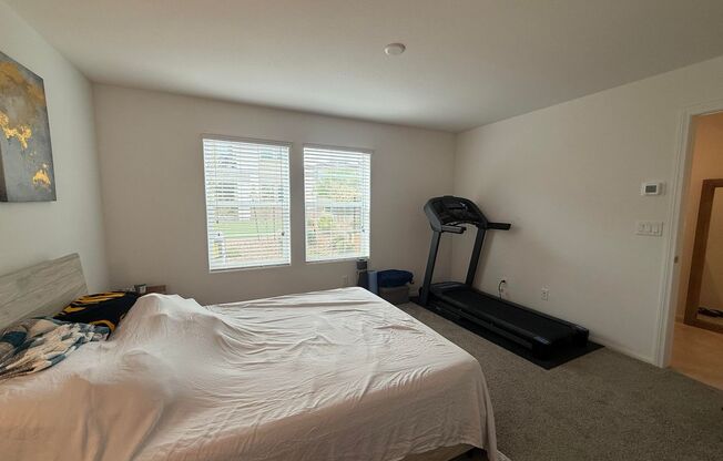 Exceptional Two Level 3 bedroom Furnished or Non-Furnished Rental