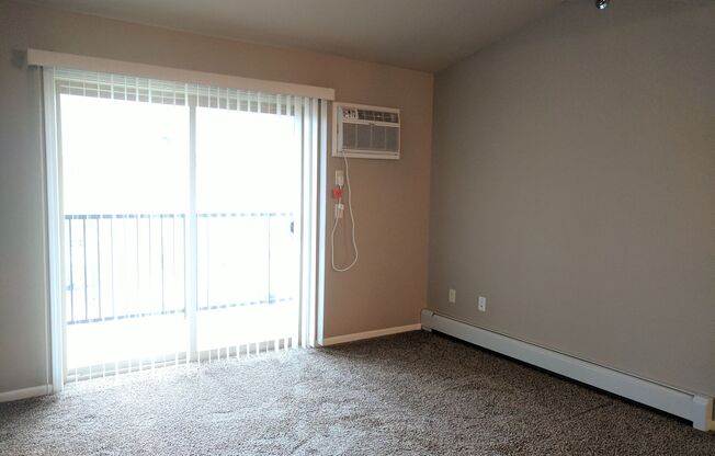 2 beds, 1 bath, 895 sqft, $1,040, Unit 2360-304