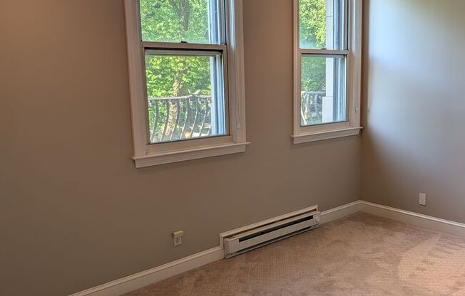 2 beds, 2 baths, 1,300 sqft, $5,300, Unit 202