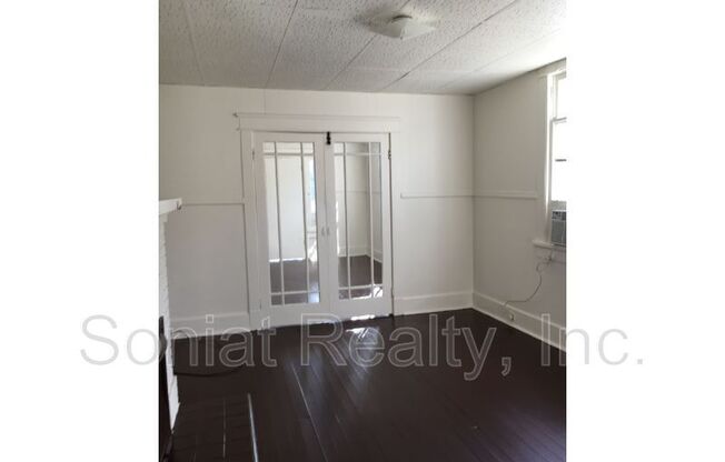 2 beds, 1 bath, 860 sqft, $1,025