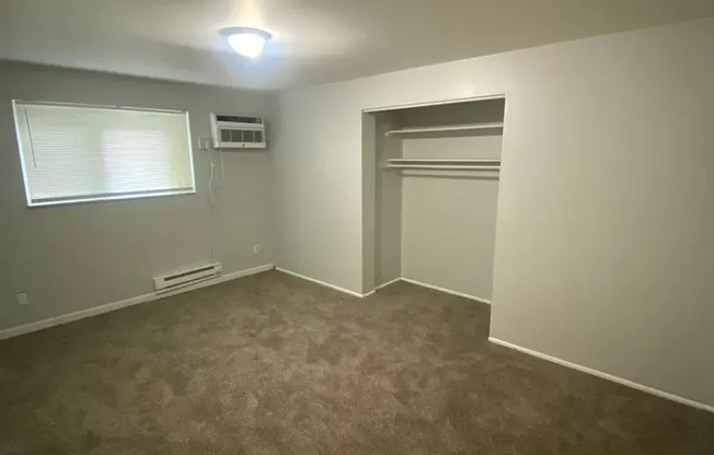 2 beds, 1 bath, 900 sqft, $900, Unit 3272-2