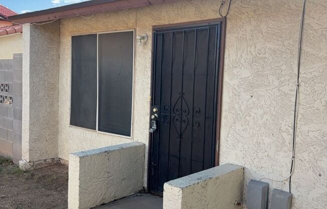 3 bed 2 bath in Phoenix!!  Ready for Move In!