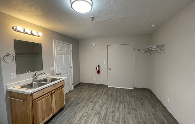 Studio, 1 bath, 212 sqft, $625, Unit 711