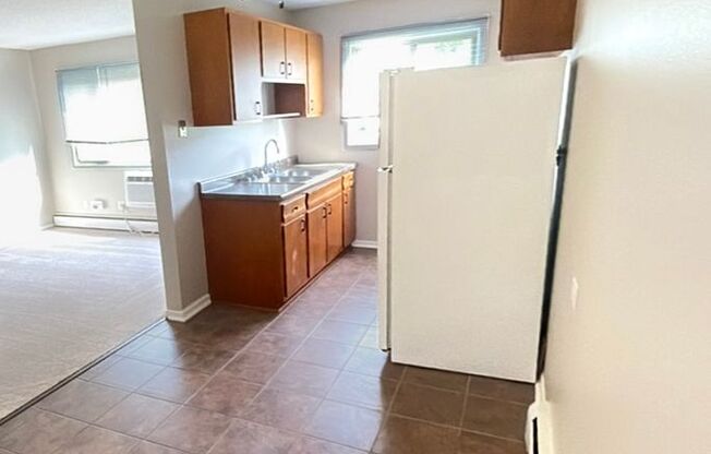 2 beds, 1 bath, 735 sqft, $1,350, Unit 995-17