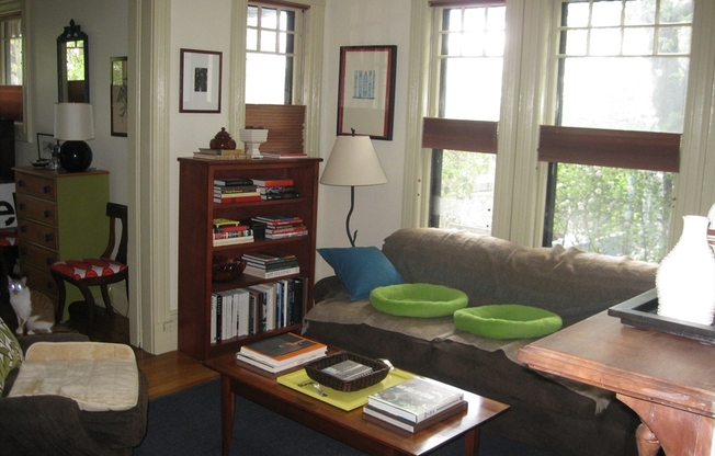 123 HARVEY L CUSHING AVE