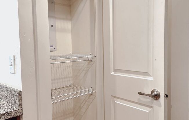 1 bed, 1 bath, 705 sqft, $1,175, Unit 319