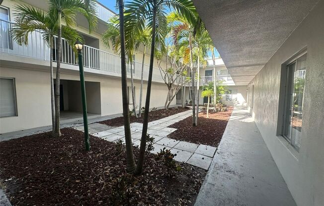2 beds, 2 baths, 920 sqft, $1,245, Unit Unit # 607