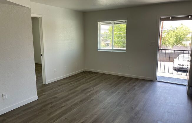 2 beds, 1 bath, 750 sqft, $1,163, Unit 17