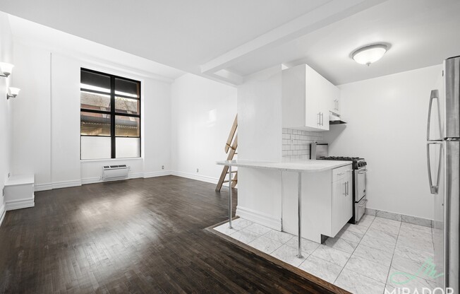 1 bed, 1 bath, $5,000, Unit LB