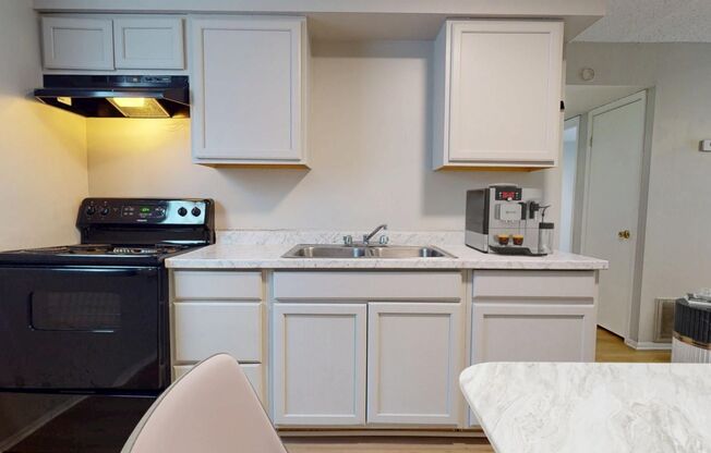 2 beds, 1 bath, 980 sqft, $949, Unit 1160/163