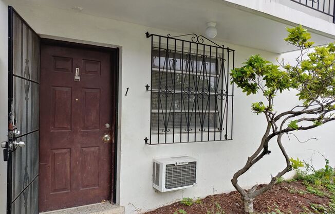 1045 NW 1 ST
