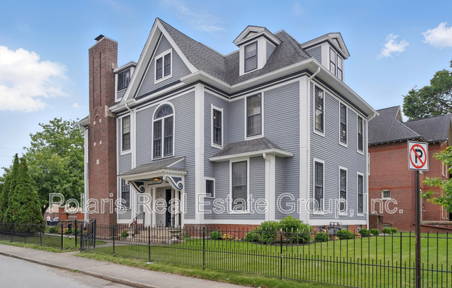 101 E 14 ST
