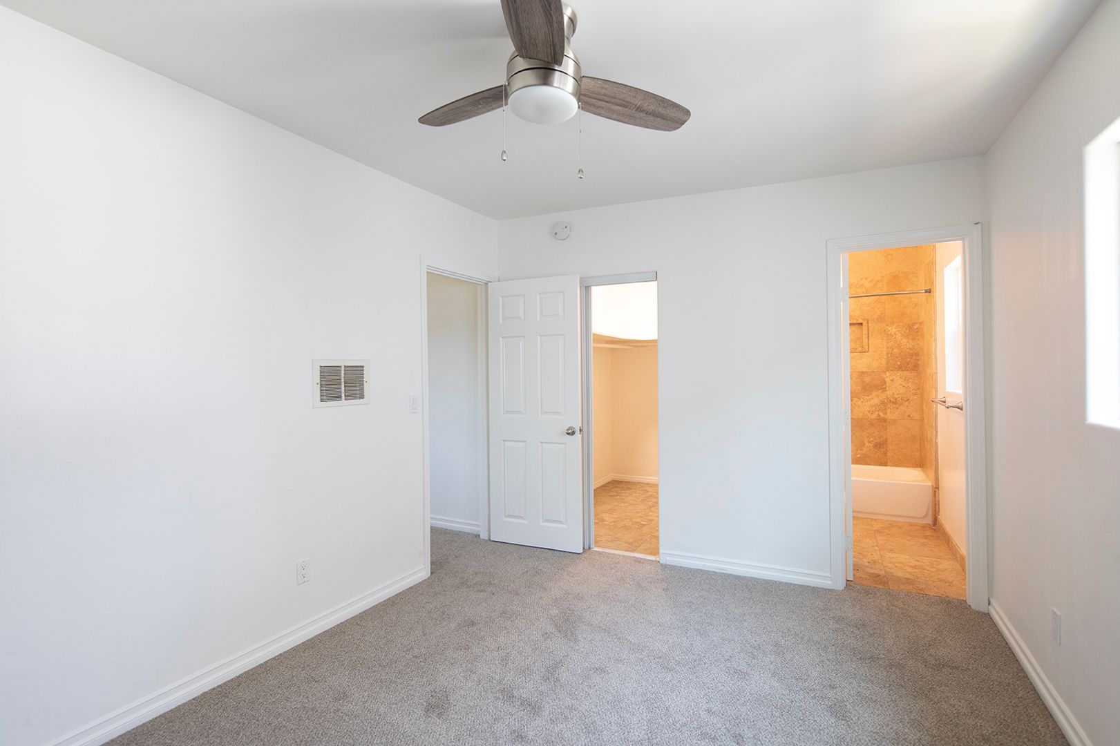 *OPEN HOUSE: 8/29 10AM-12PM* 1Br in Amazing Carlsbad Location