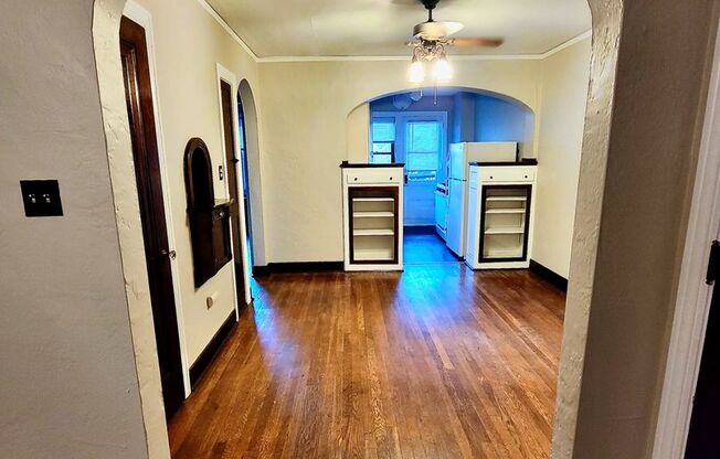 *** Apartments in 15218 * Walk to Regent Square Shopping * Beautiful Historic Reno * Available Now * Pet Friendly ***