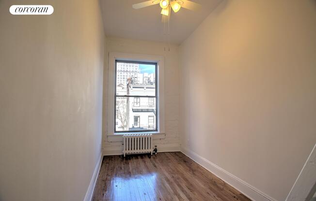 304 W 30 ST