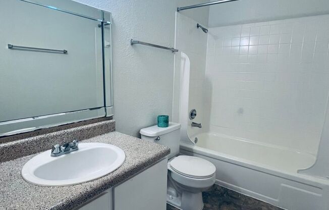 2 beds, 1 bath, 832 sqft, $1,190, Unit 708