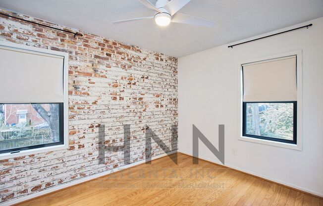 Bright Top-Floor 2/1 Condo in Prime Midtown