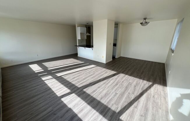 2 beds, 1 bath, 980 sqft, $2,595, Unit C-308