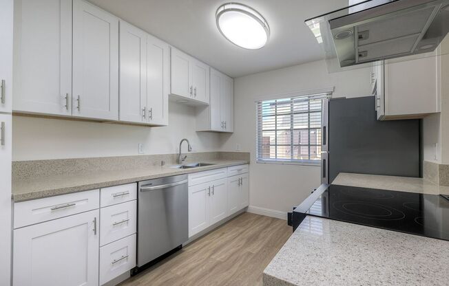 3 beds, 1.5 baths, 1,250 sqft, $2,995