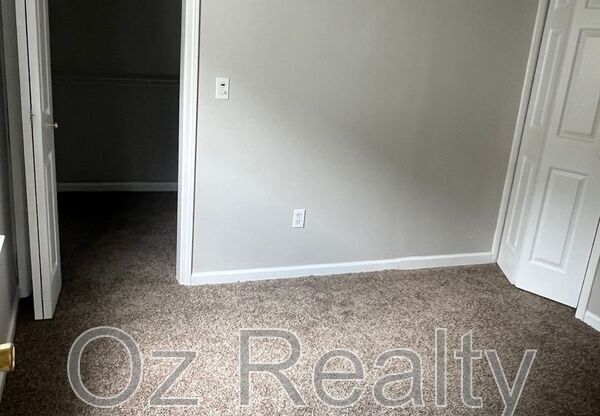 2 beds, 1 bath, 648 sqft, $975