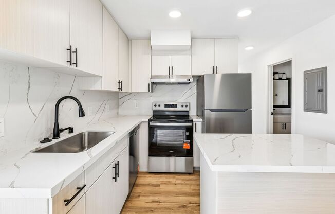 The Mayer @ PB | Modern Pacific Beach Apartments Near the Coast