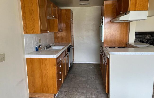 2 beds, 2 baths, $2,250, Unit 23