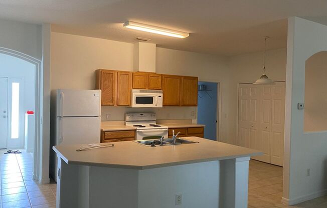 3 beds, 2 baths, $1,950, Unit 1737 Fairlight St. NW