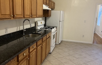 2 beds, 1 bath, 850 sqft, $2,600, Unit 1