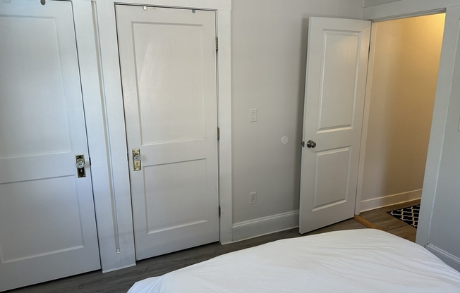 1 bed, 1 bath, 913 sqft, $3,200, Unit 32