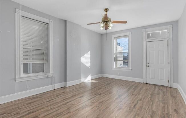1 bed, 1 bath, 850 sqft, $1,050, Unit Russell Blvd 1830