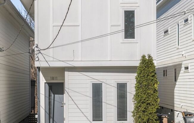 Modern 3 bedroom Home in East Nashville Close to the Most Popular Places in Nashville!