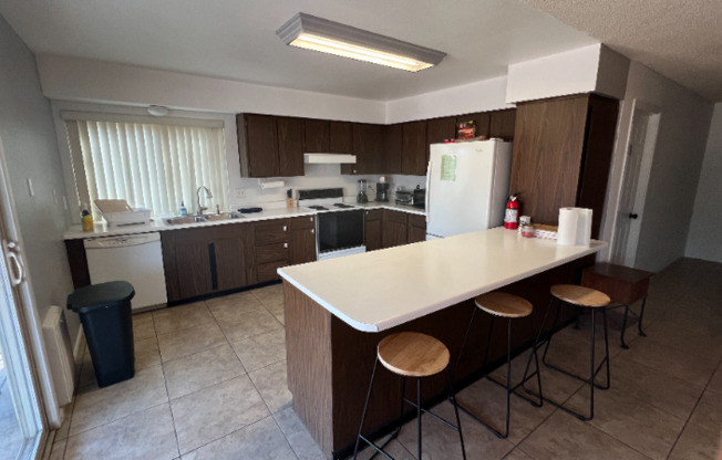 1253 S REVERE